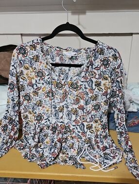 AND White Floral Tie-Front Peasant Blouse